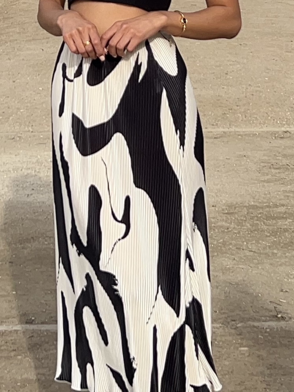 Black & White Abstract Pleated Skirt